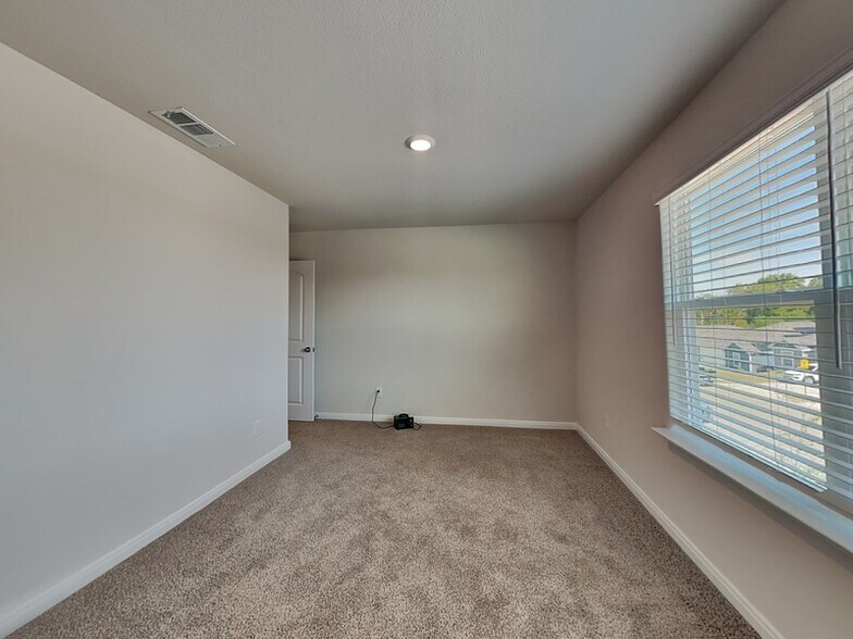 Building Photo - 6328 Baraboo Dr