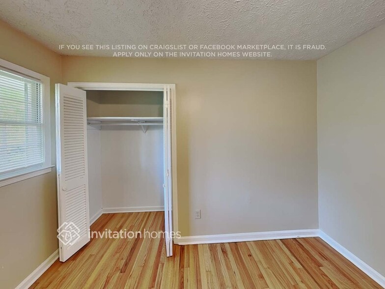 Building Photo - 5676 Crestwood Dr SW