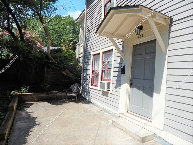 Primary Photo - 622 Waldo St SE