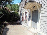 Building Photo - 622 Waldo St SE