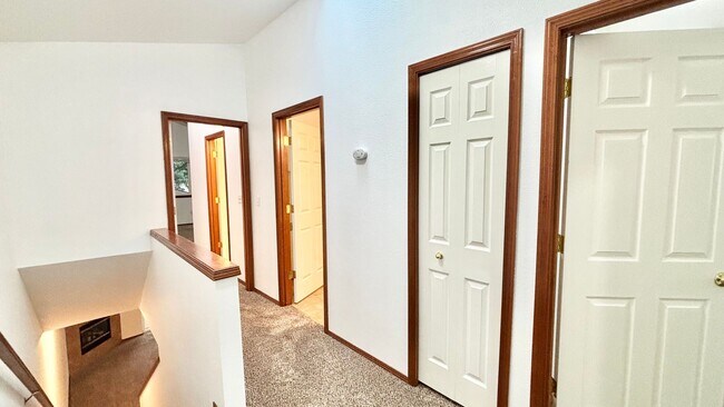 Building Photo - N0611