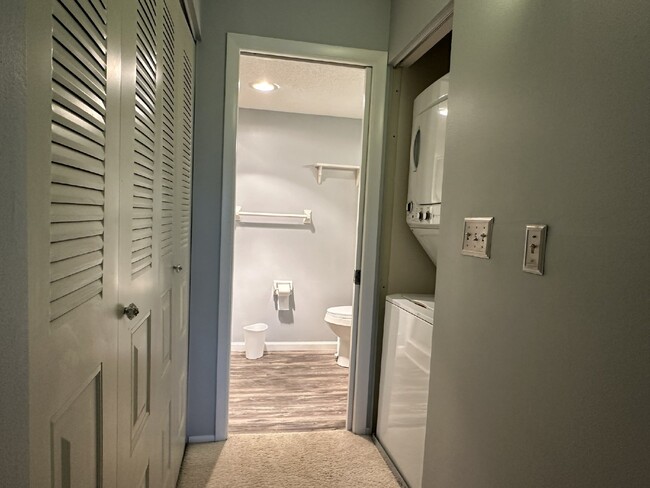 Building Photo - "Charming 2-Bed, 2-Bath Furnished Condo wi...