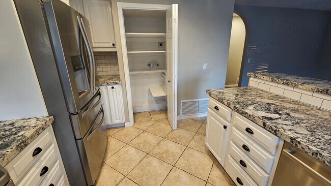 Building Photo - CESPED - AMAZING VIEWS, LUXURY UPDATED 4 BR HOME IN TIERRASANTA