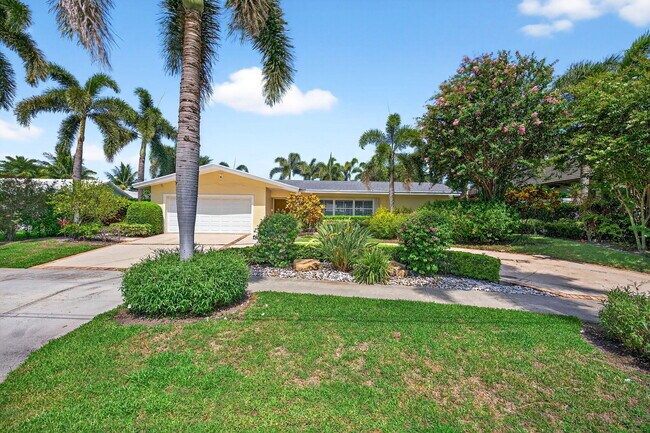 Building Photo - 728 Waterway Dr
