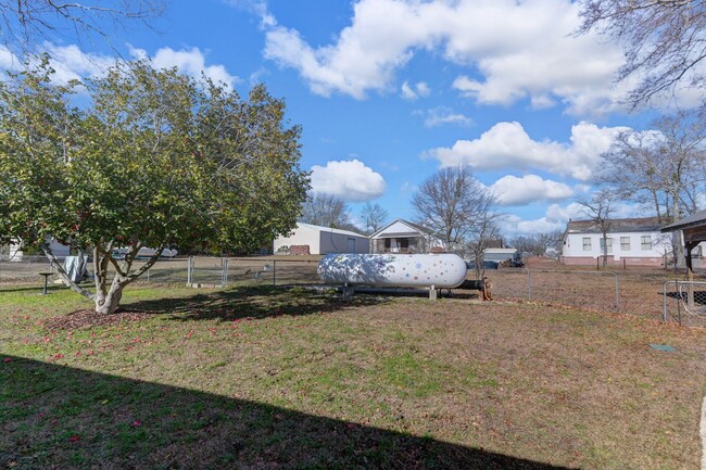 Building Photo - 642 Highway 378