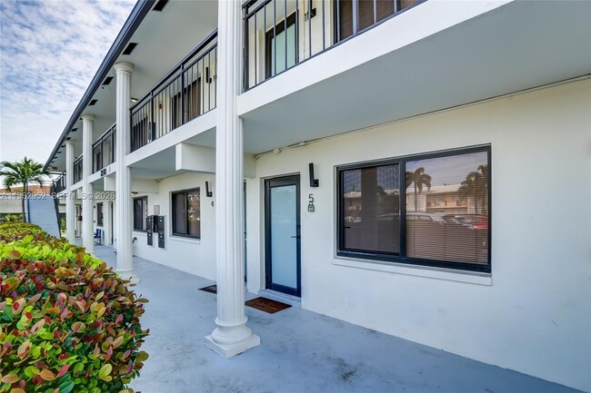 Building Photo - 2140 NE 56th St