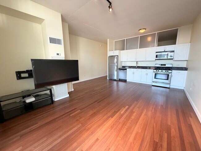 Building Photo - 1720 S Michigan Ave