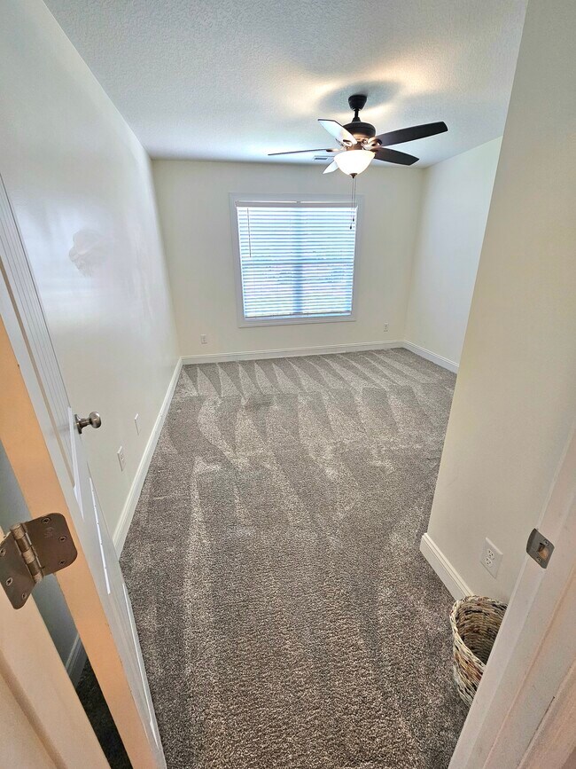 Building Photo - 440 Worsley Wy