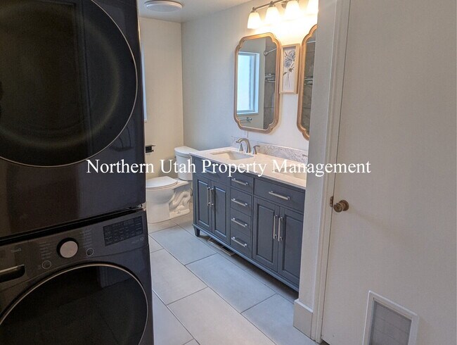 Building Photo - East Bench 5 Bed, 2 Bath