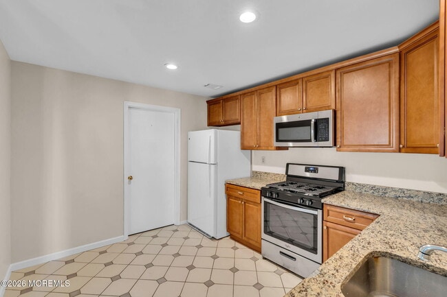 Building Photo - 435 Hancock Pl