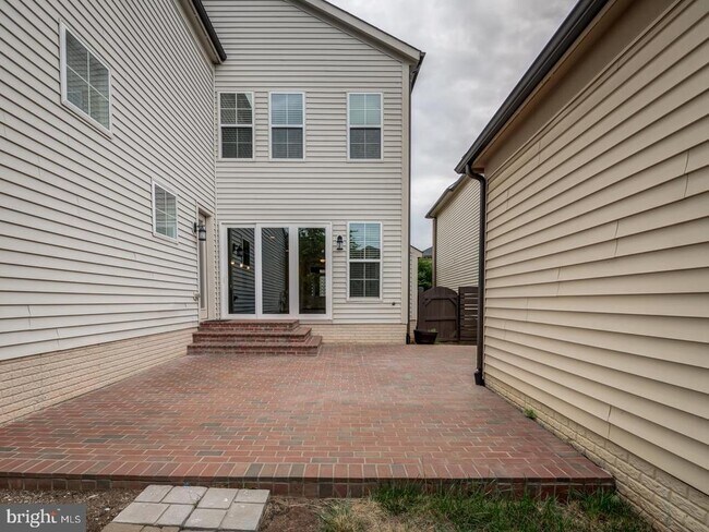Building Photo - 20447 Codman Dr