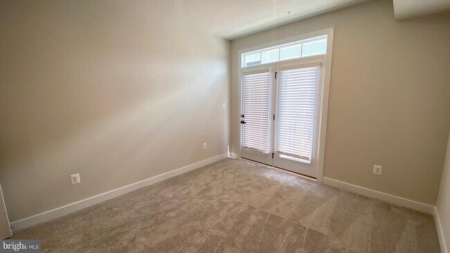 Building Photo - 2550 VERONA Pl