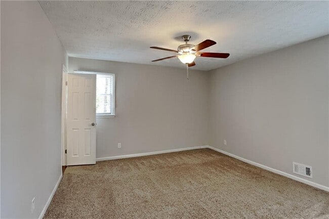 Building Photo - 3575 Brookhill Cir