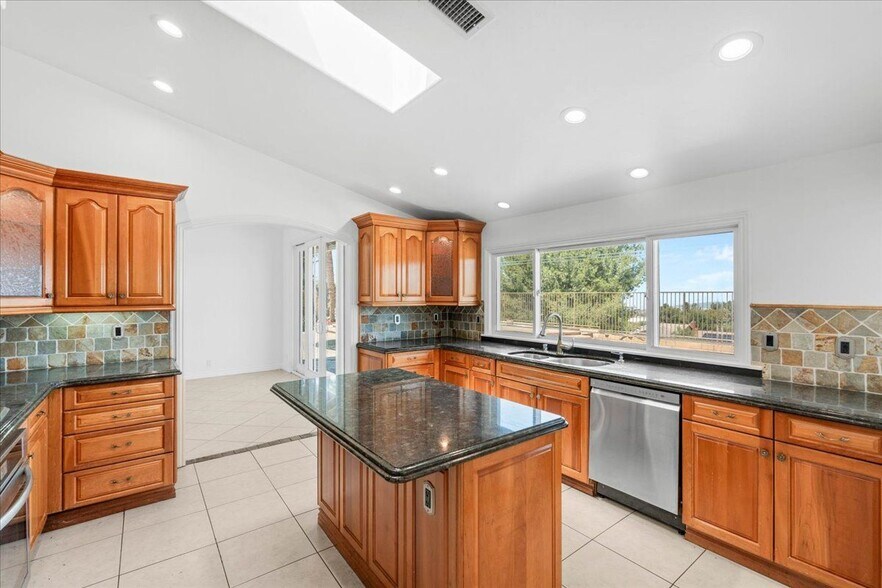 Building Photo - 7130 E Colter Cir
