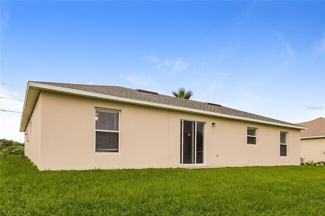 Building Photo - 15 Sawfish Ln