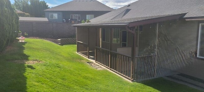 Building Photo - 463 Anthony Dr