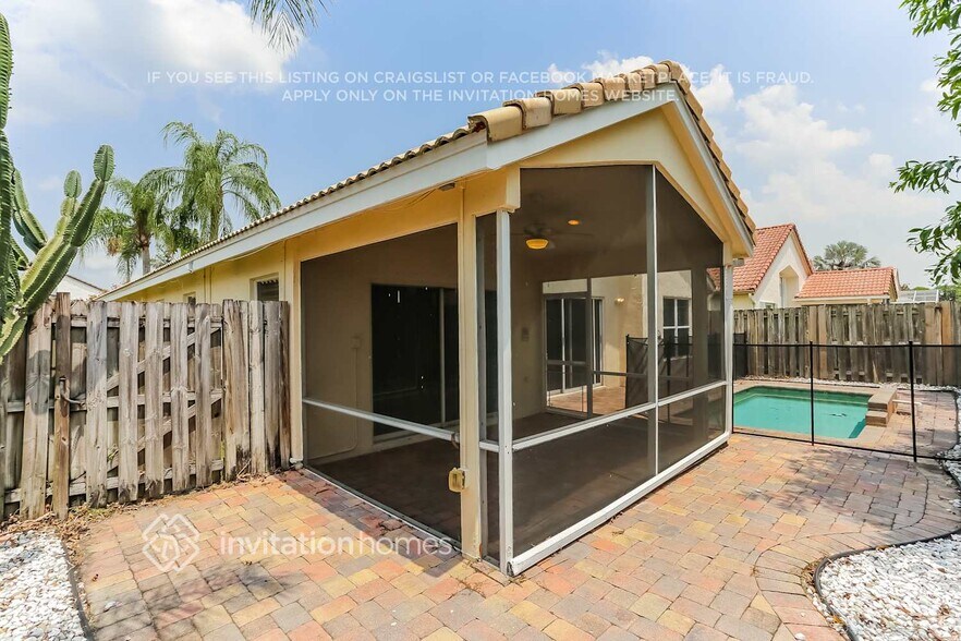 Building Photo - 7567 Stirling Bridge Blvd N