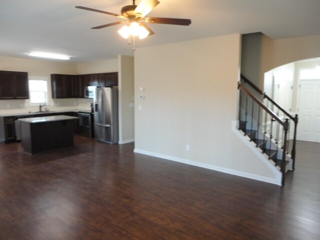 Building Photo - 425 Hardaway Pt