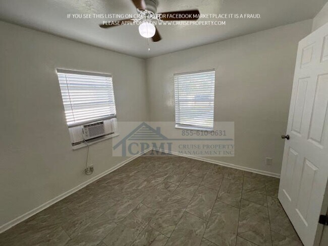 Building Photo - Affordable Downtown WPB 2/1 without the Downtown Price Steps Away From it ALL!! $995 Sec Dep spec...