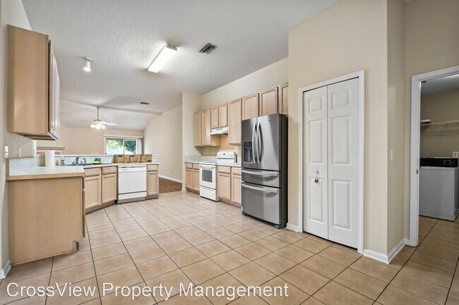 Building Photo - 4 br, 2 bath House - 708 Sharon Ct.