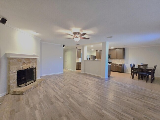 Building Photo - 530 Blue Sage