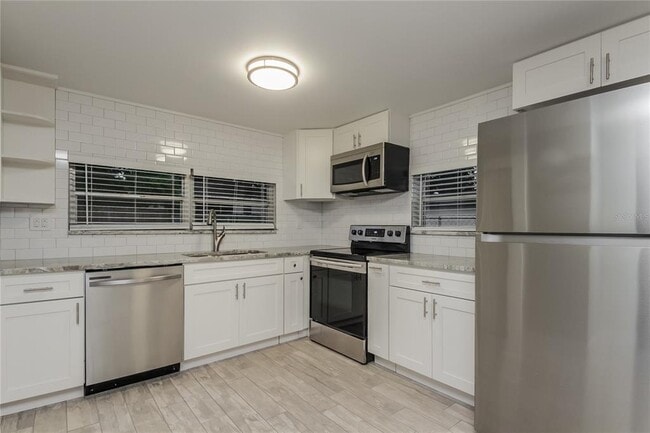 Building Photo - 1805 Simonton Ave