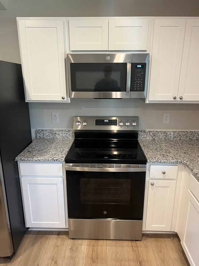 Building Photo - 130 Elyse Overlook Lp