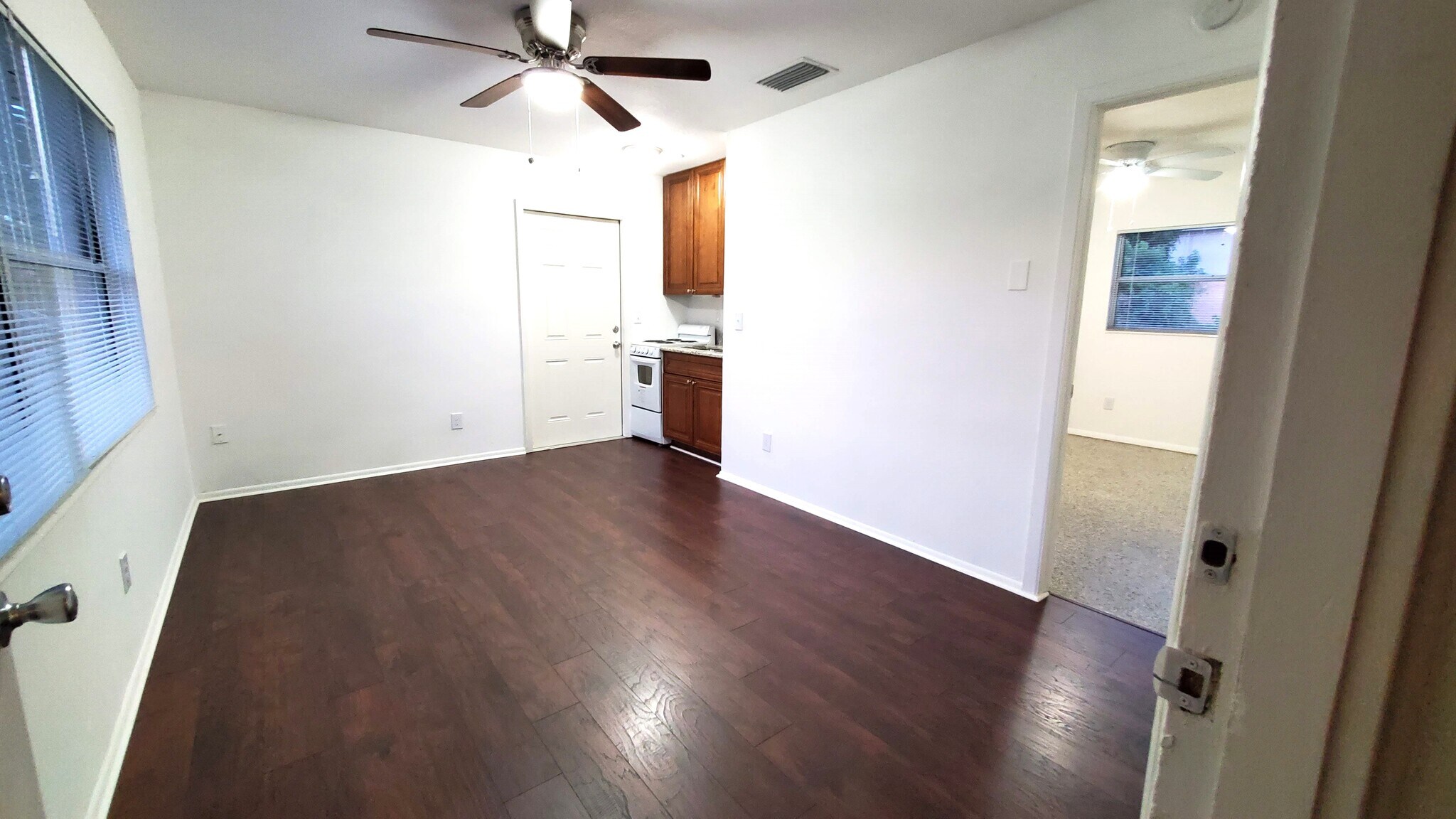 In Law Suite Living Space - 1721 Moselle Avenue