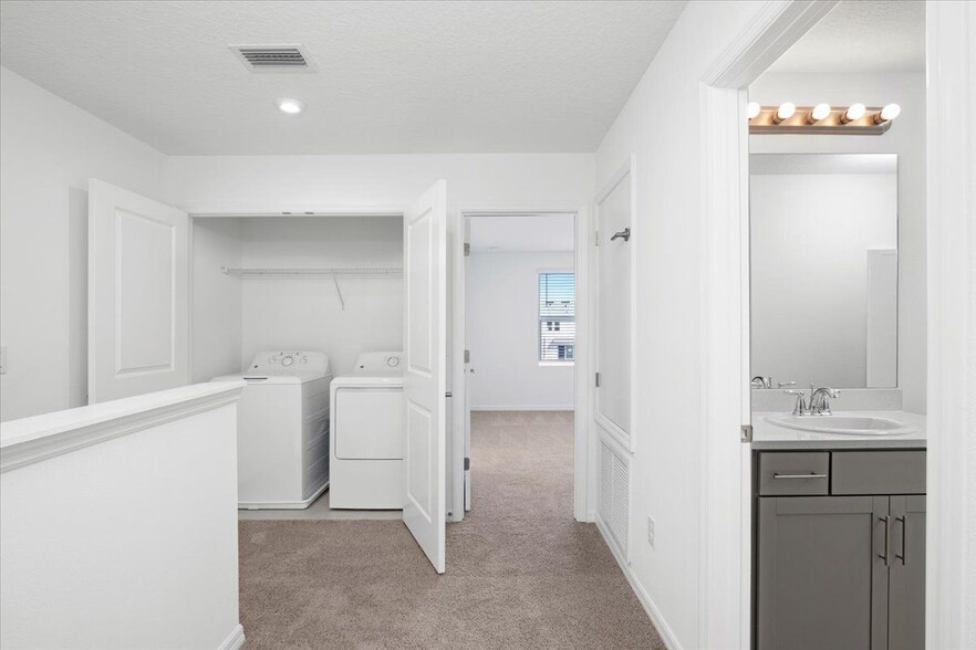 Building Photo - 5756 Haven Ter