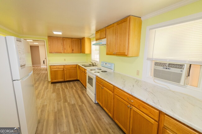 Building Photo - 107 Saxon Pl