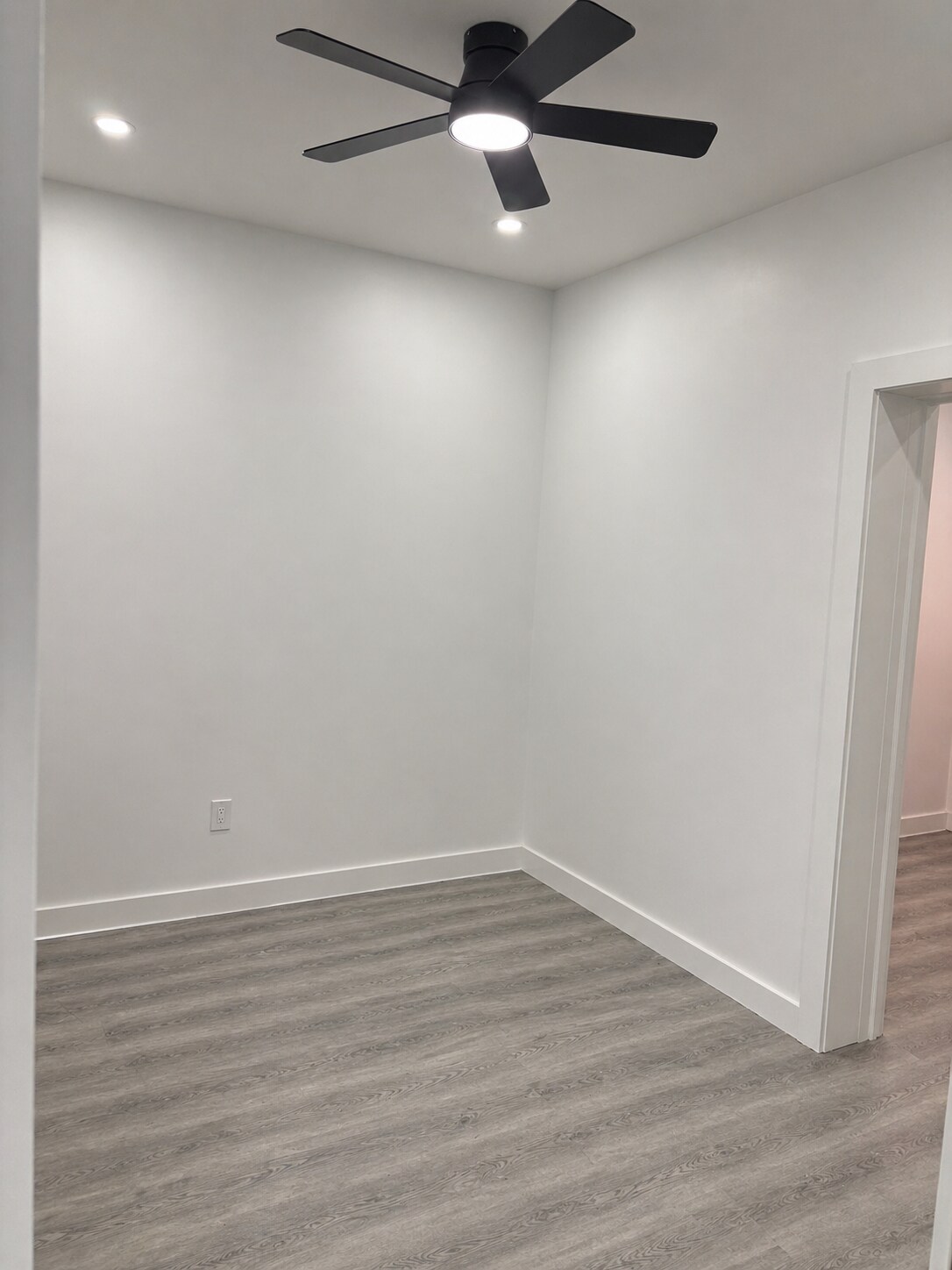 Building Photo - 739 43rd St