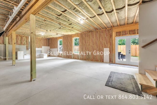 Building Photo - 713 Rockcliff St