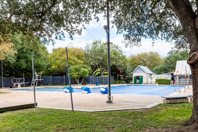 Building Photo - 14202 Sussman Ct