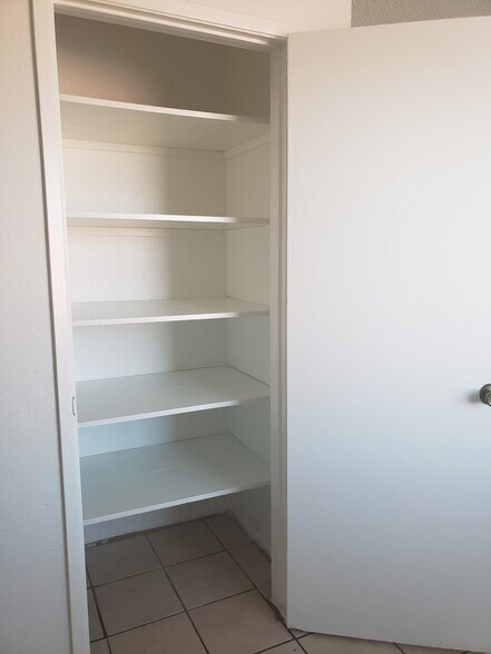 Pantry - 6222 S Elm Ave