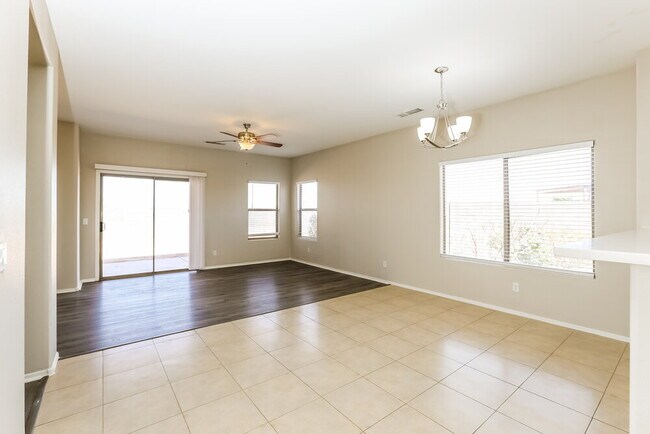 Building Photo - 82 6th Ave W