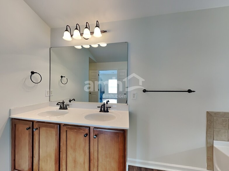 Building Photo - 3 Byswick Ct