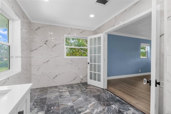 Building Photo - 7601 NW 82nd Terrace