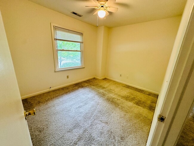 Building Photo - 604 Kelsey Ln