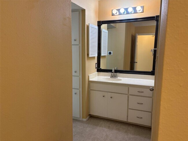 Building Photo - 9226 Jollyville Rd