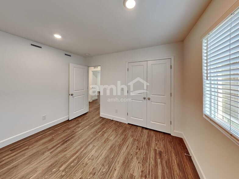 Building Photo - 9127 Liberty Cap Ct