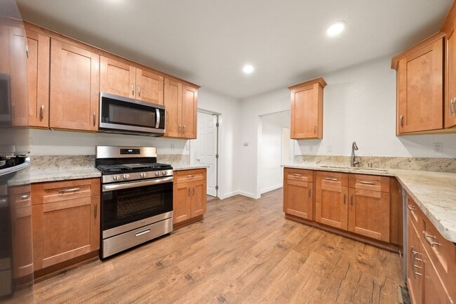 Building Photo - 7255 Quarry Ln