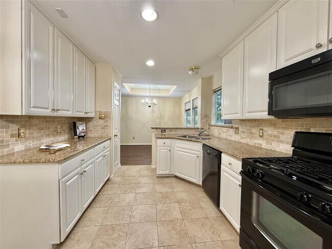 Building Photo - 105 S Spiral Vine Cir