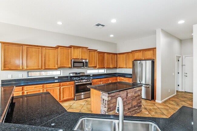 Building Photo - 3927 E Dubois Ave