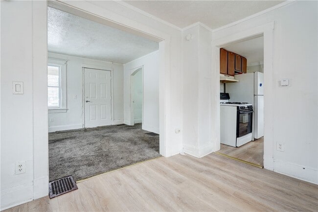 Building Photo - 127 Rosewood Terrace