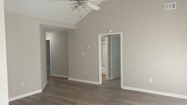 Building Photo - WELCOME HOME!
