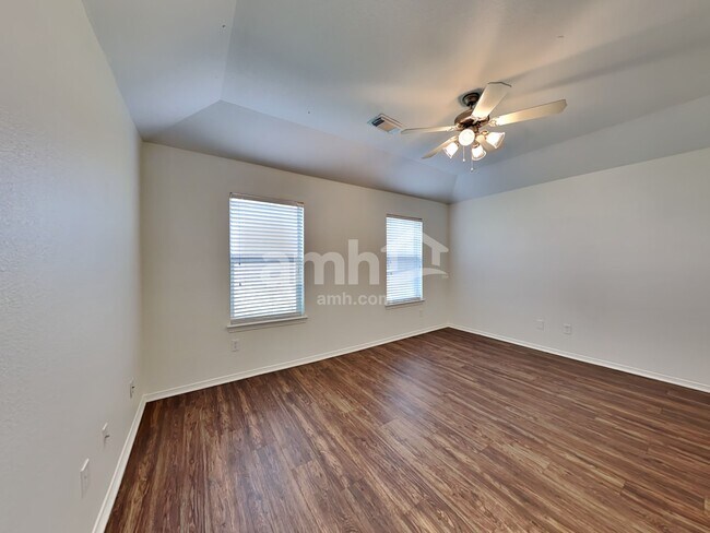 Building Photo - 202 Splintered Arrow Dr