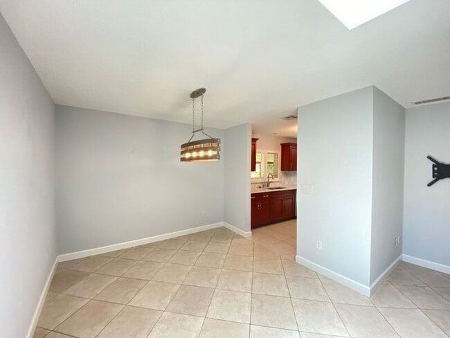 Building Photo - 104 Hatfield Ct