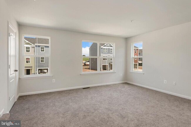 Building Photo - 64 Grant St