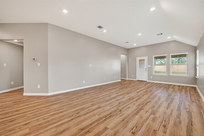 Building Photo - 5403 Tourmaline Wy