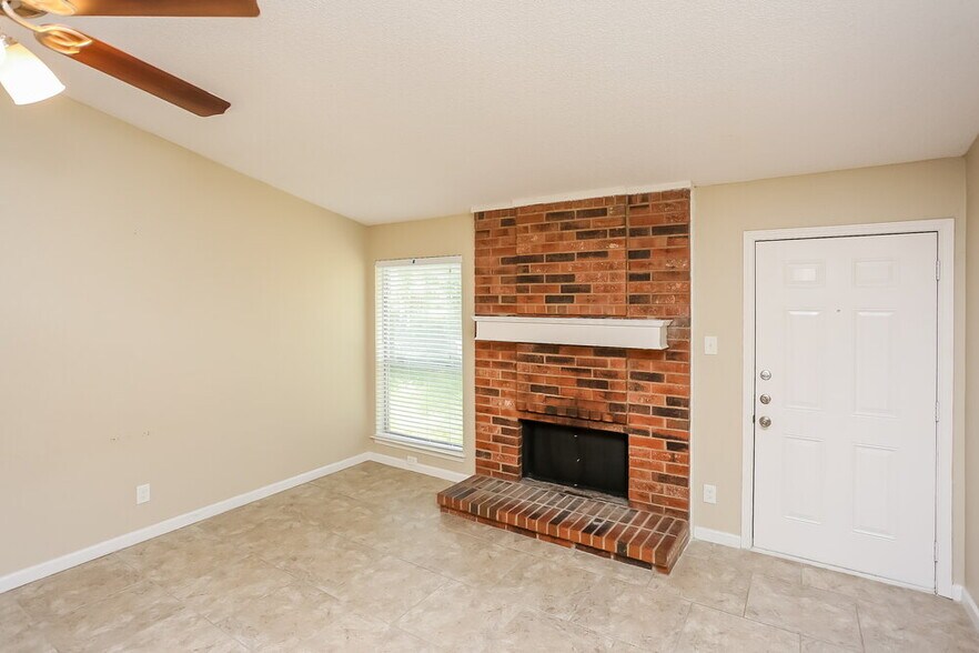 Building Photo - 4214 Worth Forest Dr